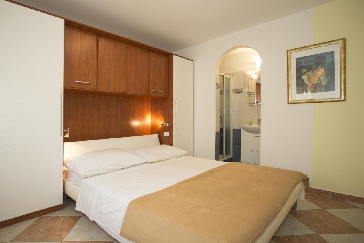 Apartments By The Sea Mavarstica, Ciovo - 12696 Трогир Екстериор снимка