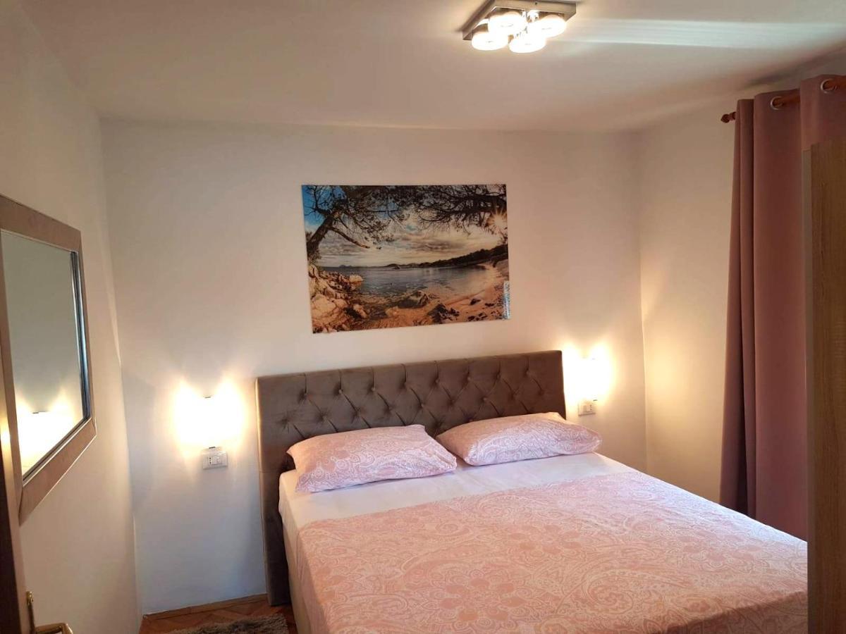 Apartments By The Sea Mavarstica, Ciovo - 12696 Трогир Екстериор снимка